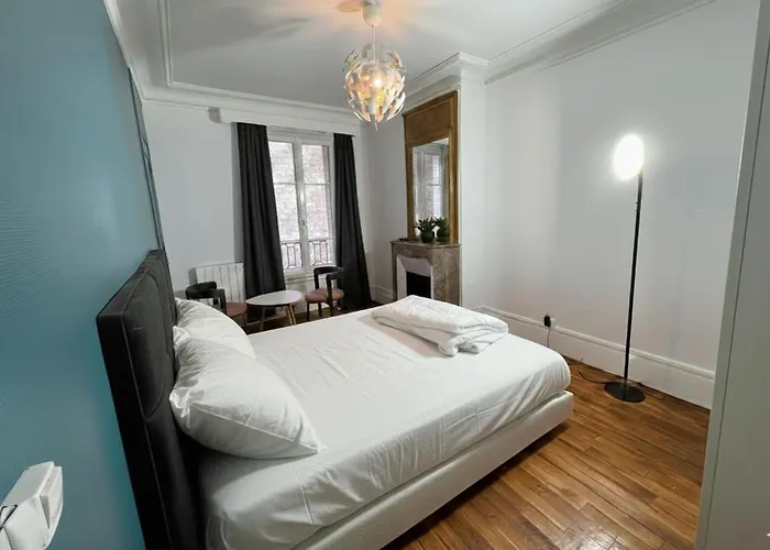 Bright And Cozy Paris