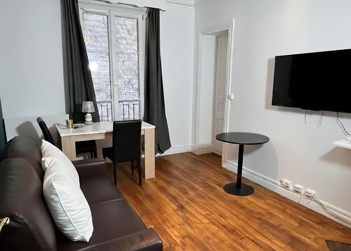 Bright And Cozy Paris